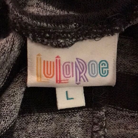 WOMEN’S SIZE LARGE LULAROE TOP! - Picture 4 of 8